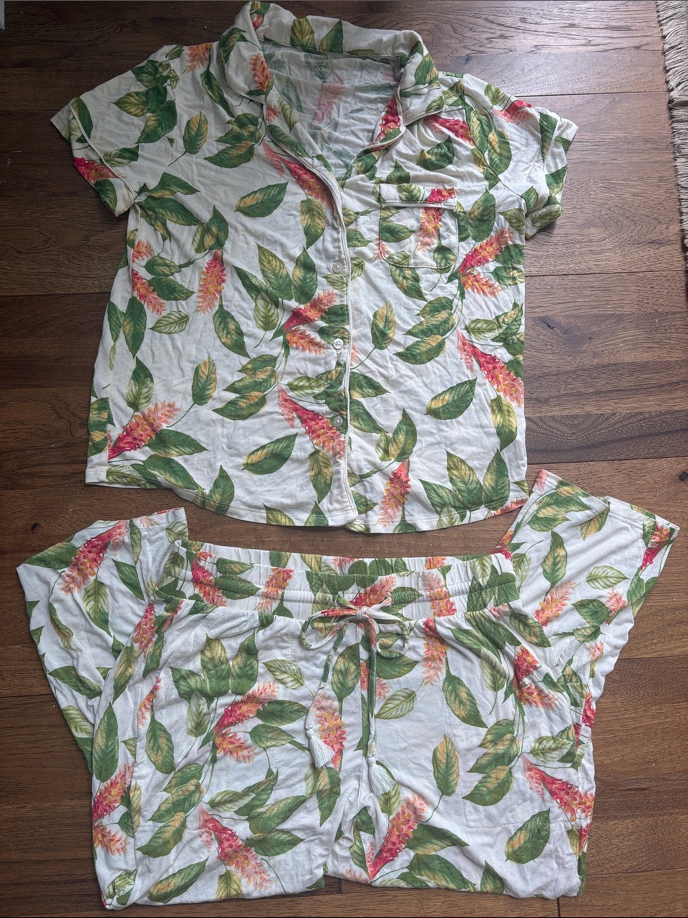 Floral Leaf Print Two-Piece Lounge Set - White, Green & Coral